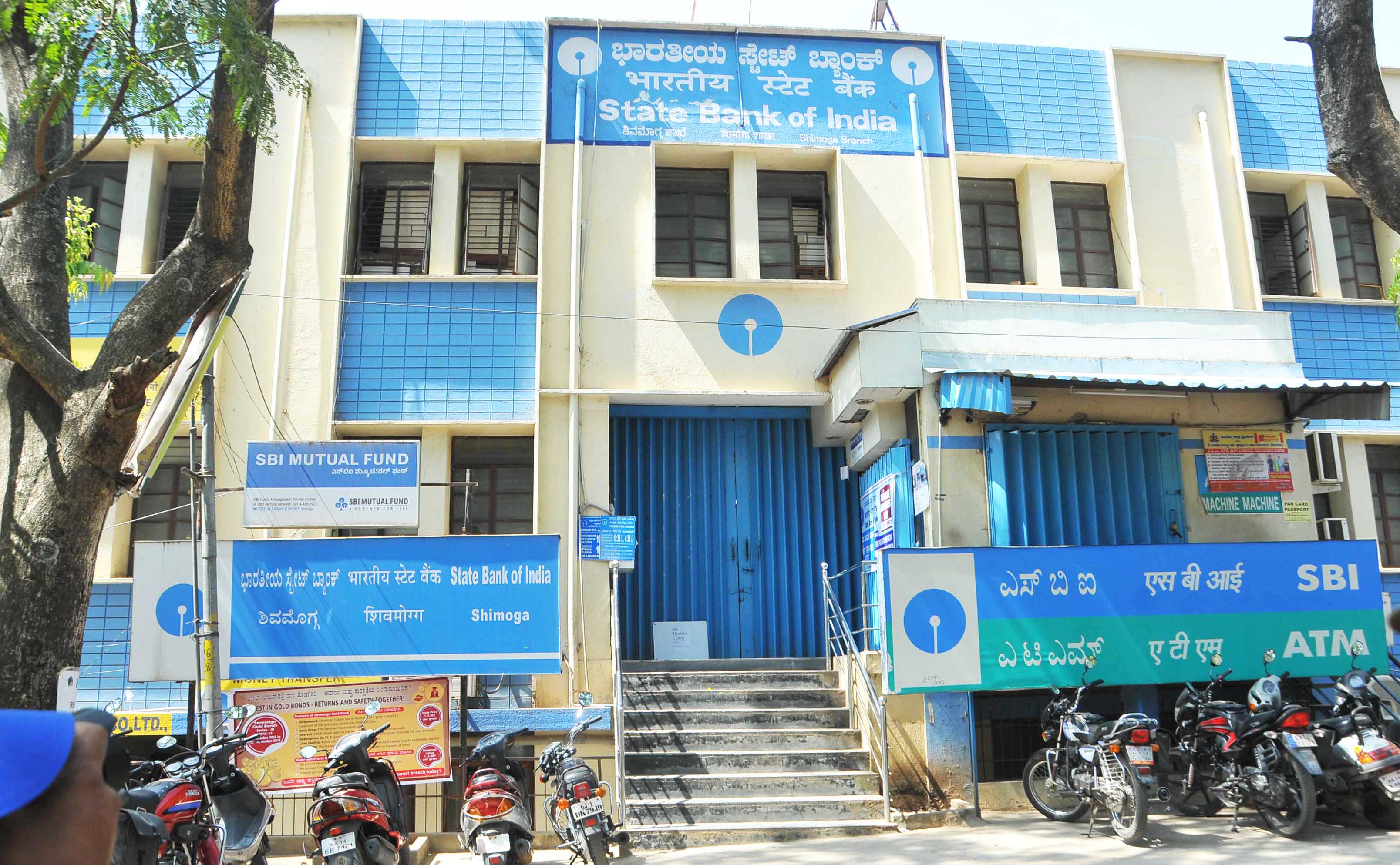 ನೋಟ್ ನಿಷೇಧ: ವಿವಿಧೆಢೆ ವ್ಯಾಪಾರ-ವಹಿವಾಟು ಅಸ್ತವ್ಯಸ್ತ